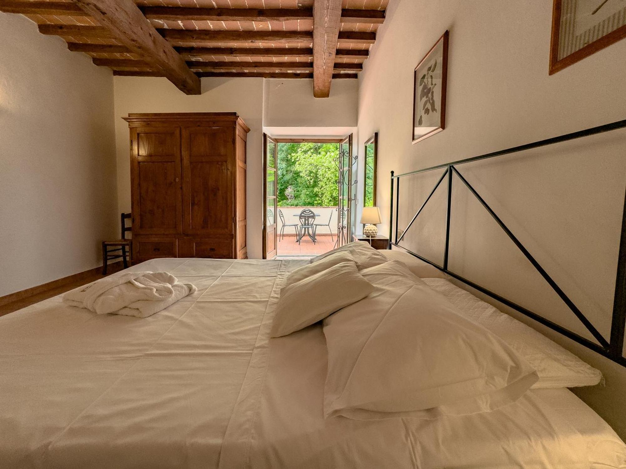 La Ferriera Exclusive Resort - Pool & Waterfall Loro Ciuffenna Exterior photo