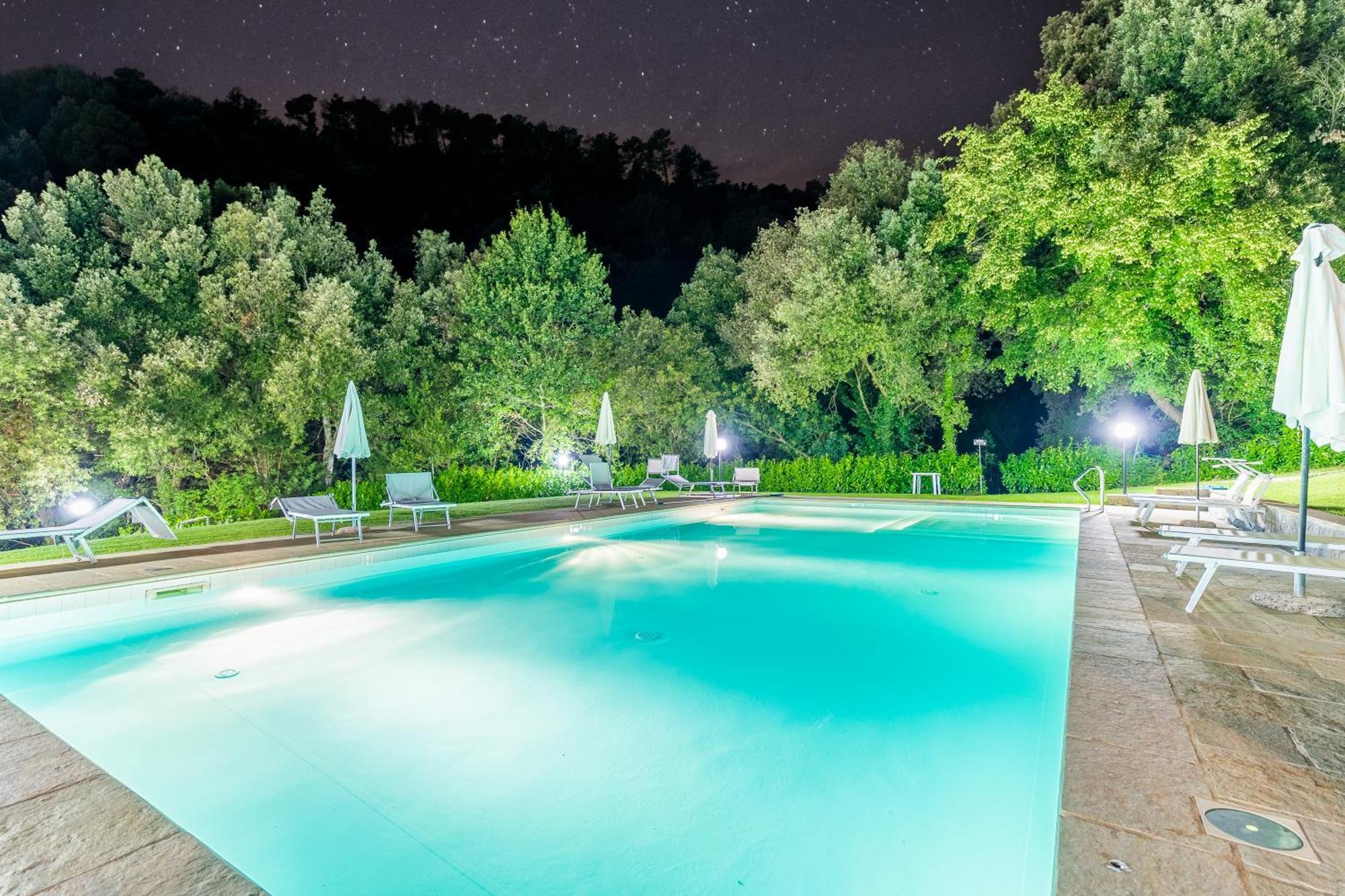 La Ferriera Exclusive Resort - Pool & Waterfall Loro Ciuffenna Exterior photo